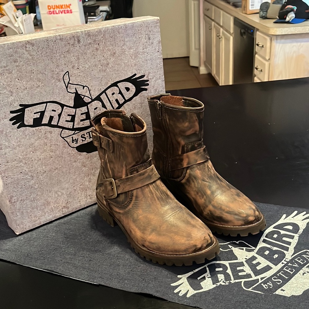 FREEBIRD by STEVEN BNWOT 🦅 “BIKERS” Size 10 HEEL 1.5